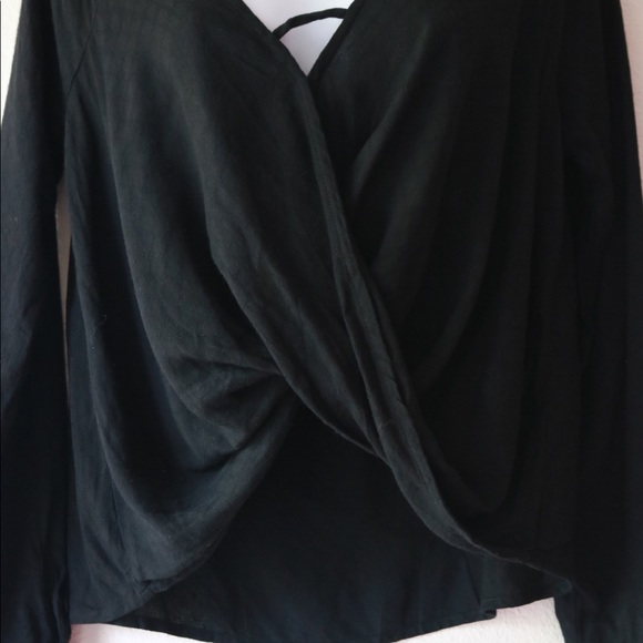 🔥Urban Outfitters twist front top - Picture 4 of 9
